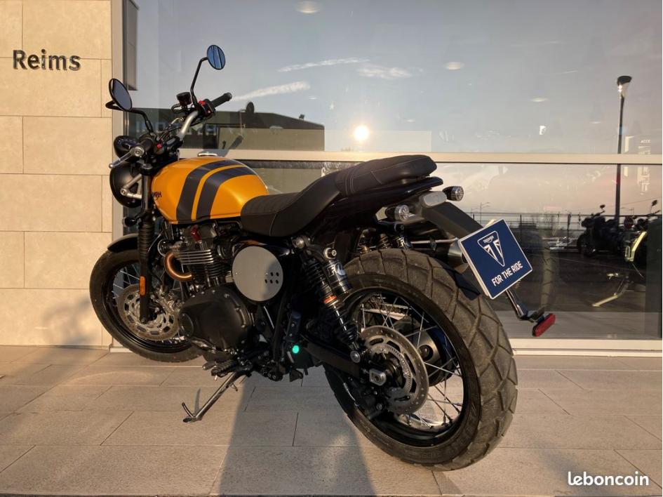 TRIUMPH SCRAMBLER 900