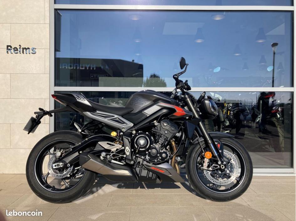 TRIUMPH STREET TRIPLE 765 RS