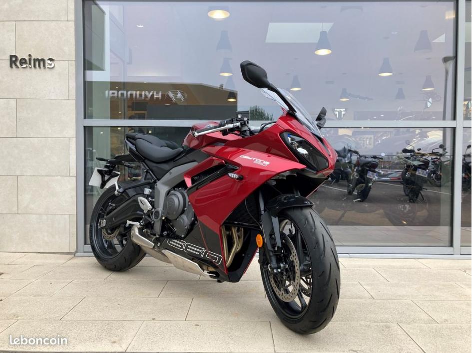 TRIUMPH 	DAYTONA 660
