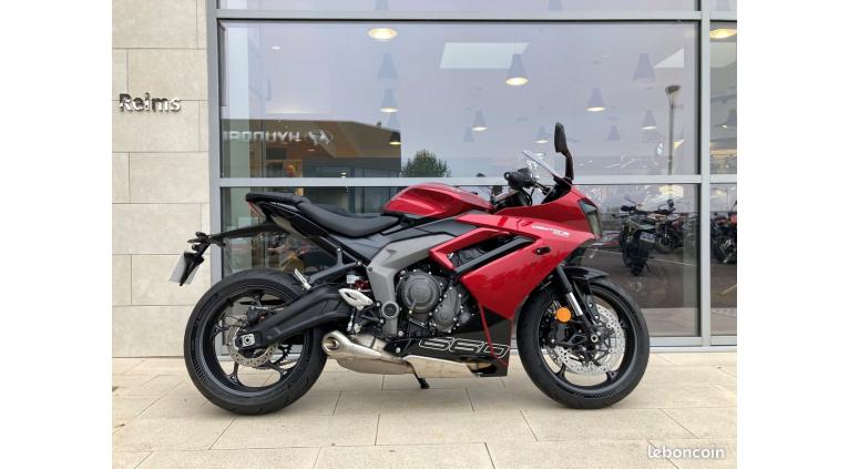 TRIUMPH 	DAYTONA 660